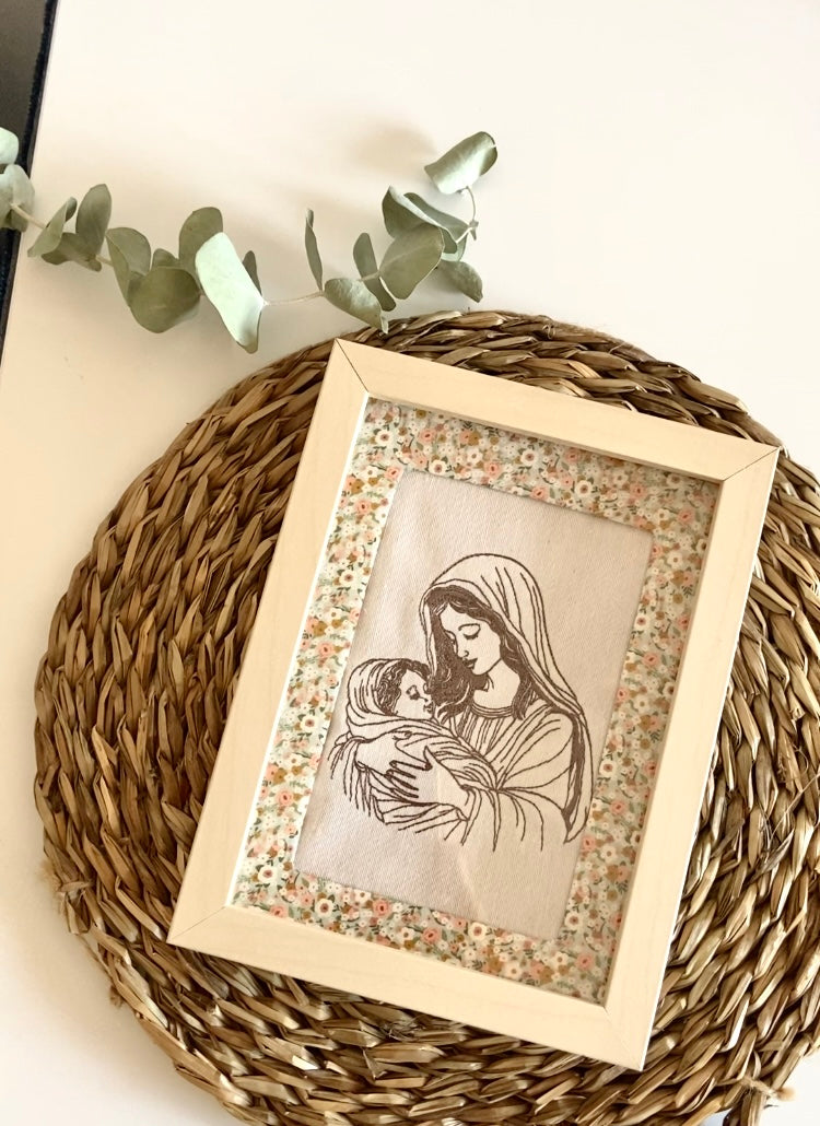 Cuadro bordado "Virgen de la Familia"