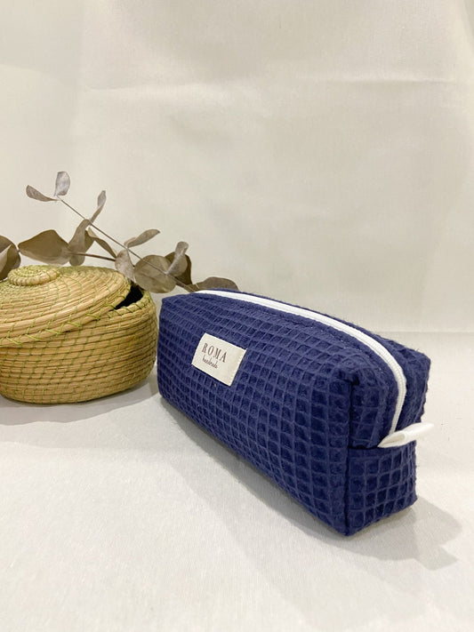 Estuche WAFFLE MARINO hecho artesanalmente en España.