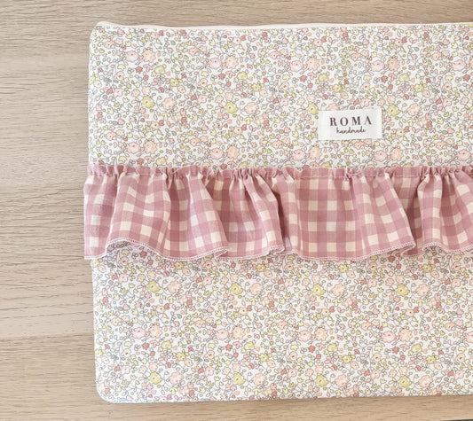 Funda ordenador o tablet JULIETA + VICHY ROSA hecho artesanalmente en España.