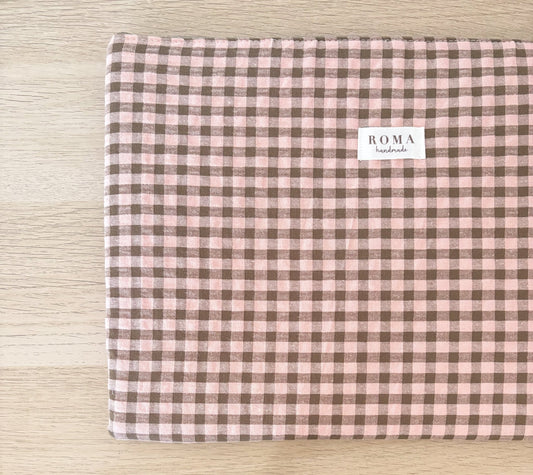 Funda ordenador o tablet VICHY CHOCOLATE hecho artesanalmente en España.