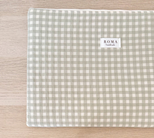 Funda ordenador o tablet VICHY VERDE hecho artesanalmente en España.