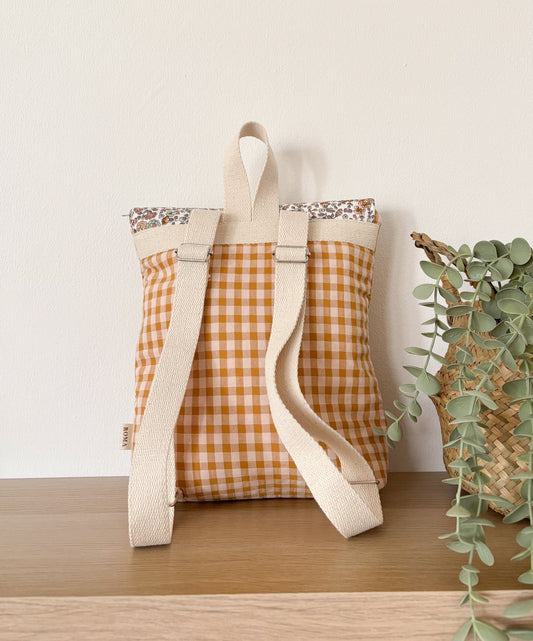 Mochila solapa VICHY CARAMELO + BRUNA hecho artesanalmente en España.