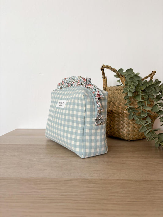 Neceser VICHY AZUL AQUA + volante MARTINA hecho artesanalmente en España.