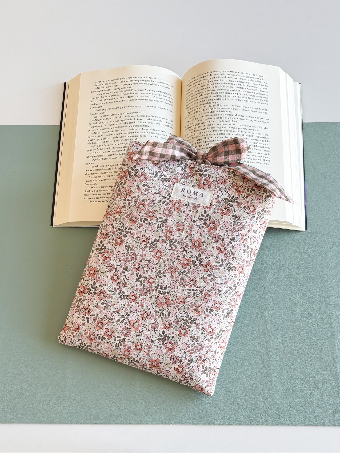 Funda para libro NOA con lazo VICHY CHOCOLATE