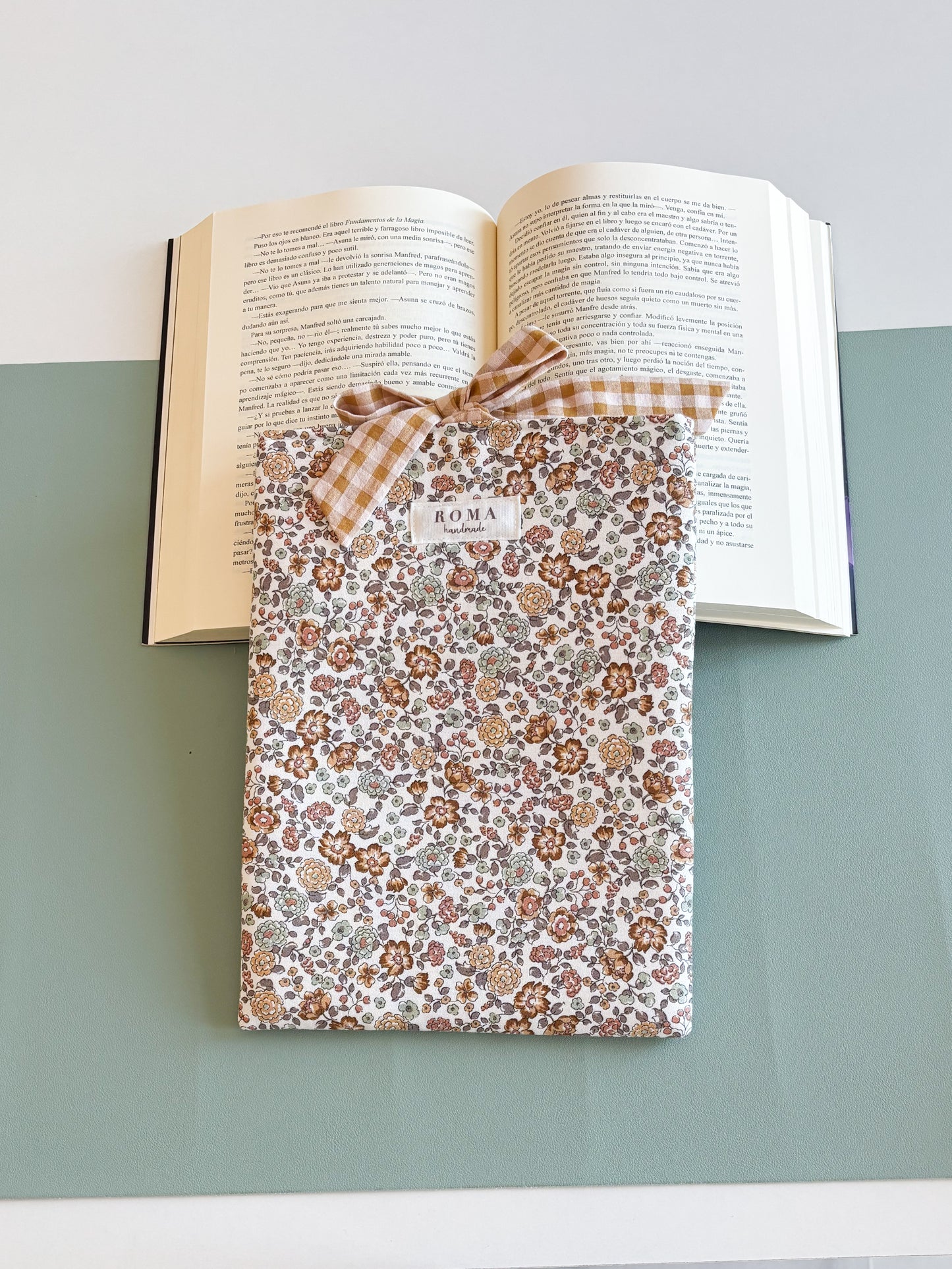 Funda para libro BRUNA con lazo VICHY CARAMELO