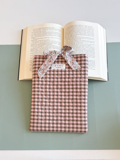 Funda para libro VICHY CHOCOLATE con lazo NOA