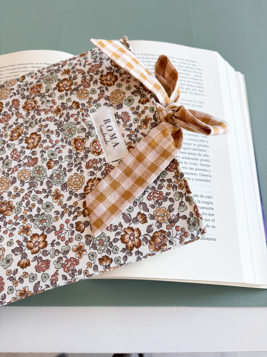 Funda para libro BRUNA con lazo VICHY CARAMELO