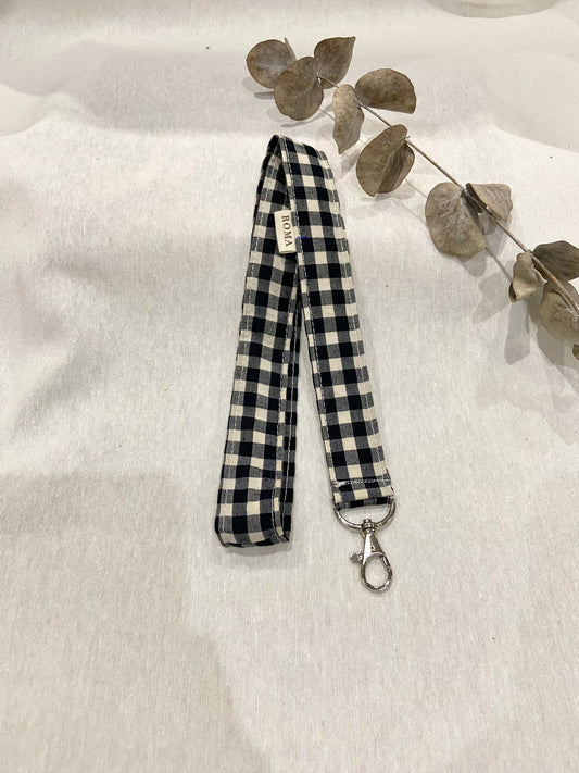 Cuelgallaves - lanyard VICHY NEGRO hecho artesanalmente en España.