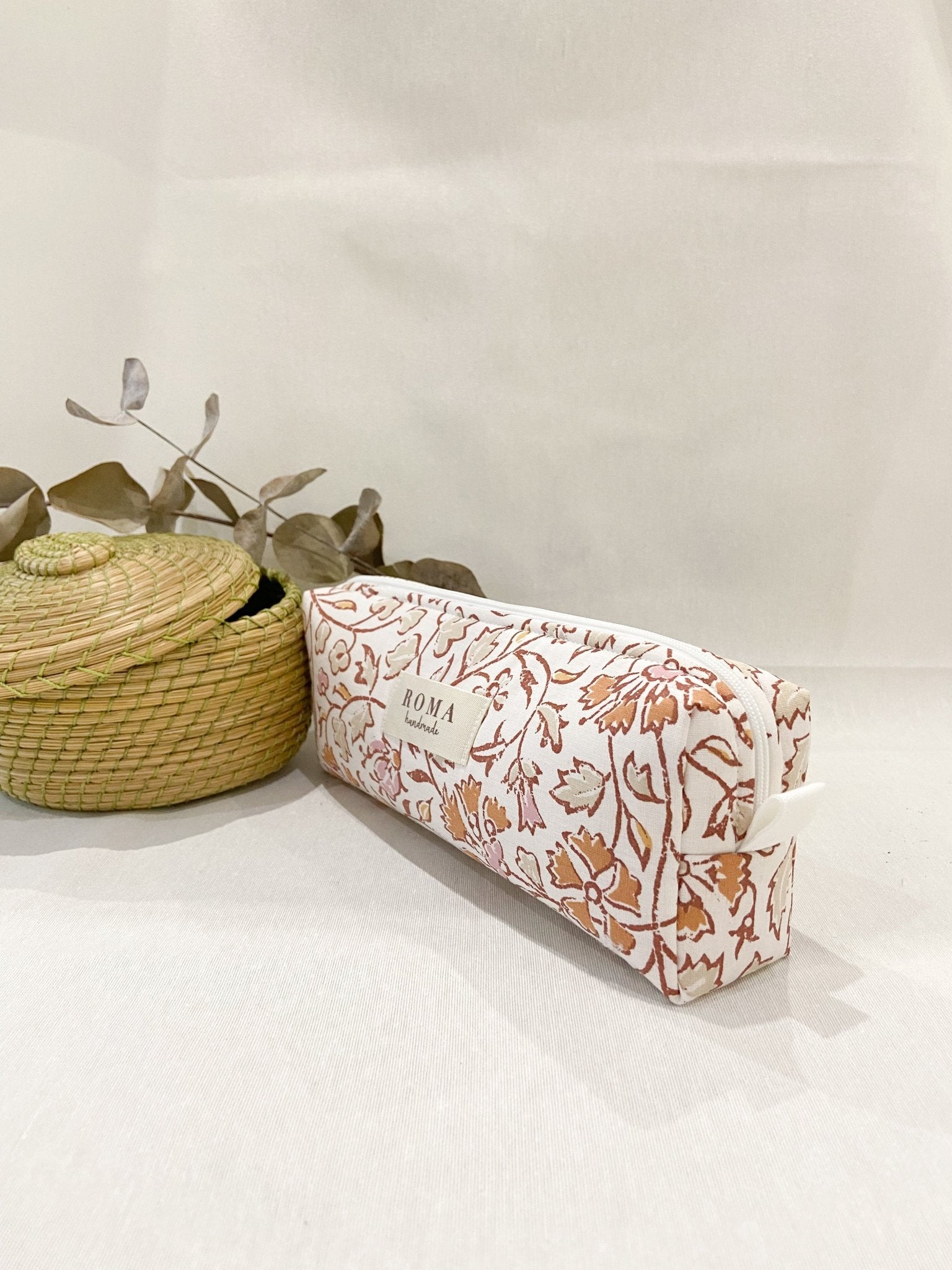 Estuche AGATHA hecho artesanalmente en España.