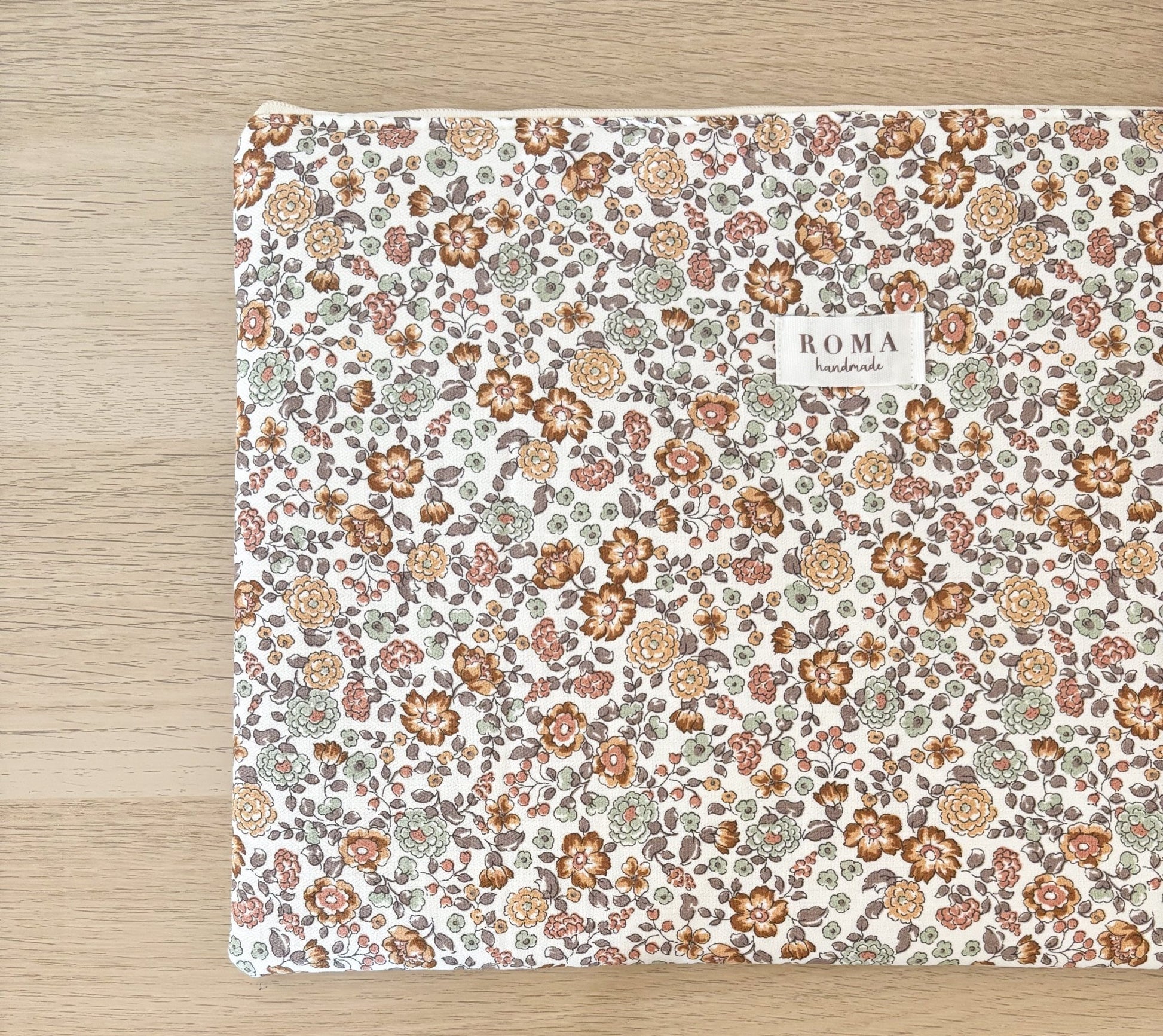 Funda ordenador o tablet BRUNA hecho artesanalmente en España.