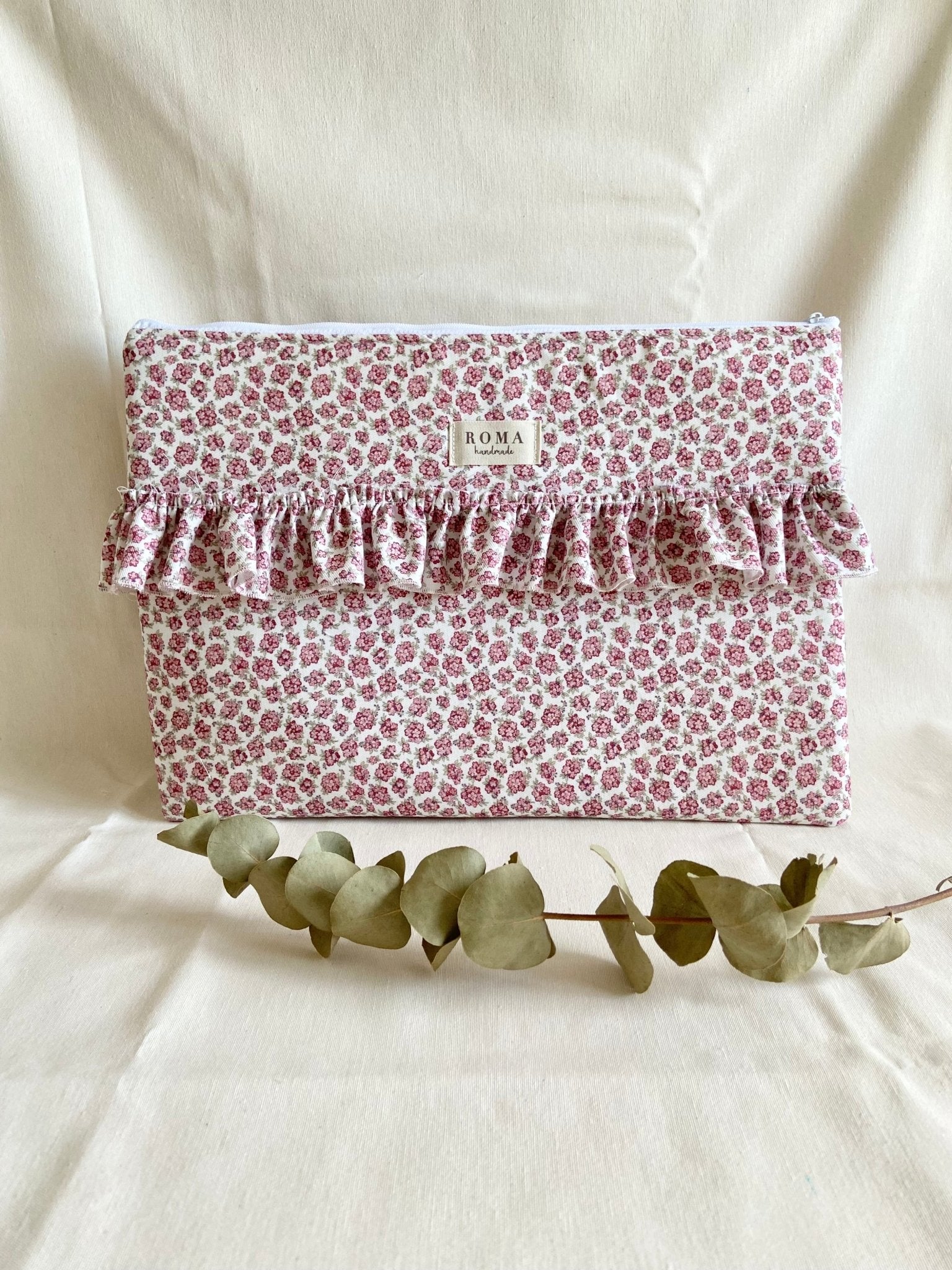 Funda ordenador o tablet DAFNE + VOLANTE hecho artesanalmente en España.