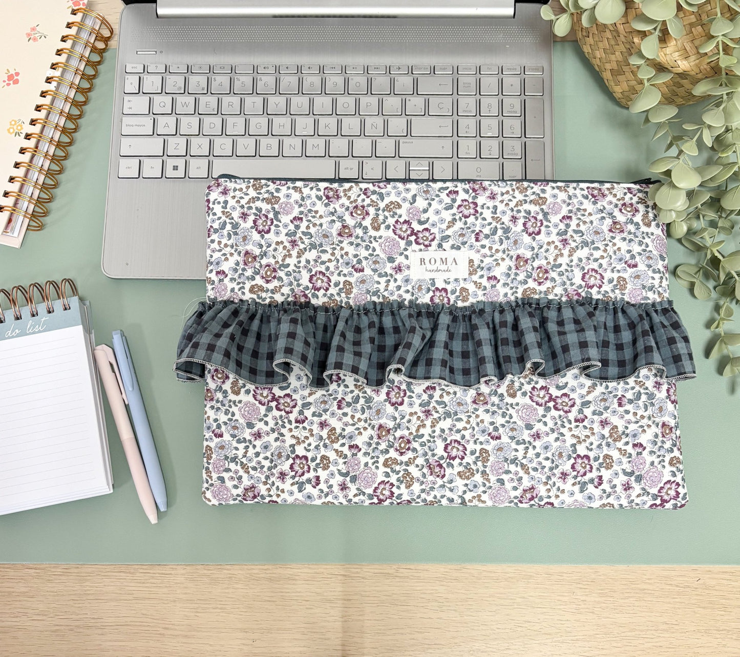 Funda ordenador o tablet EMMA + VICHY MARINO hecho artesanalmente en España.