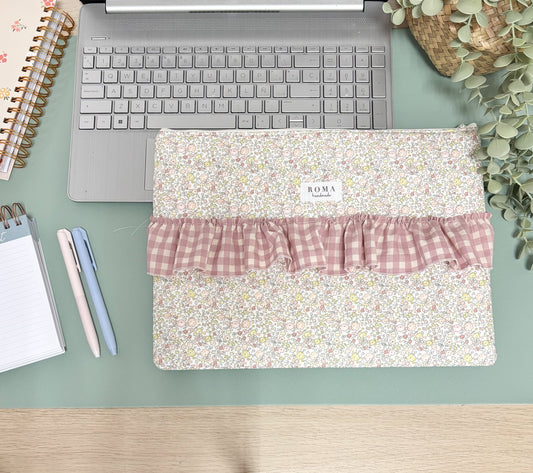 Funda ordenador o tablet JULIETA + VICHY ROSA hecho artesanalmente en España.