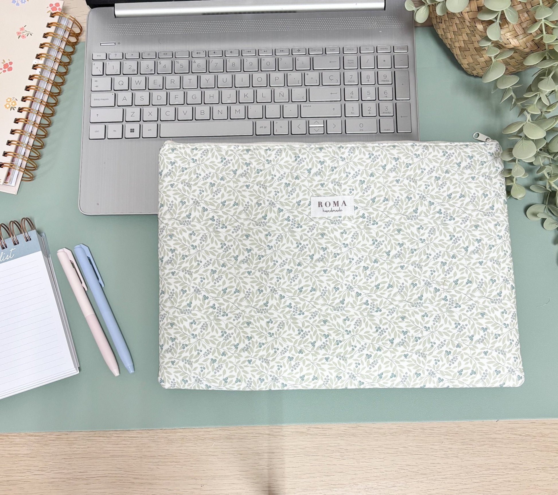 Funda ordenador o tablet OLIVIA hecho artesanalmente en España.