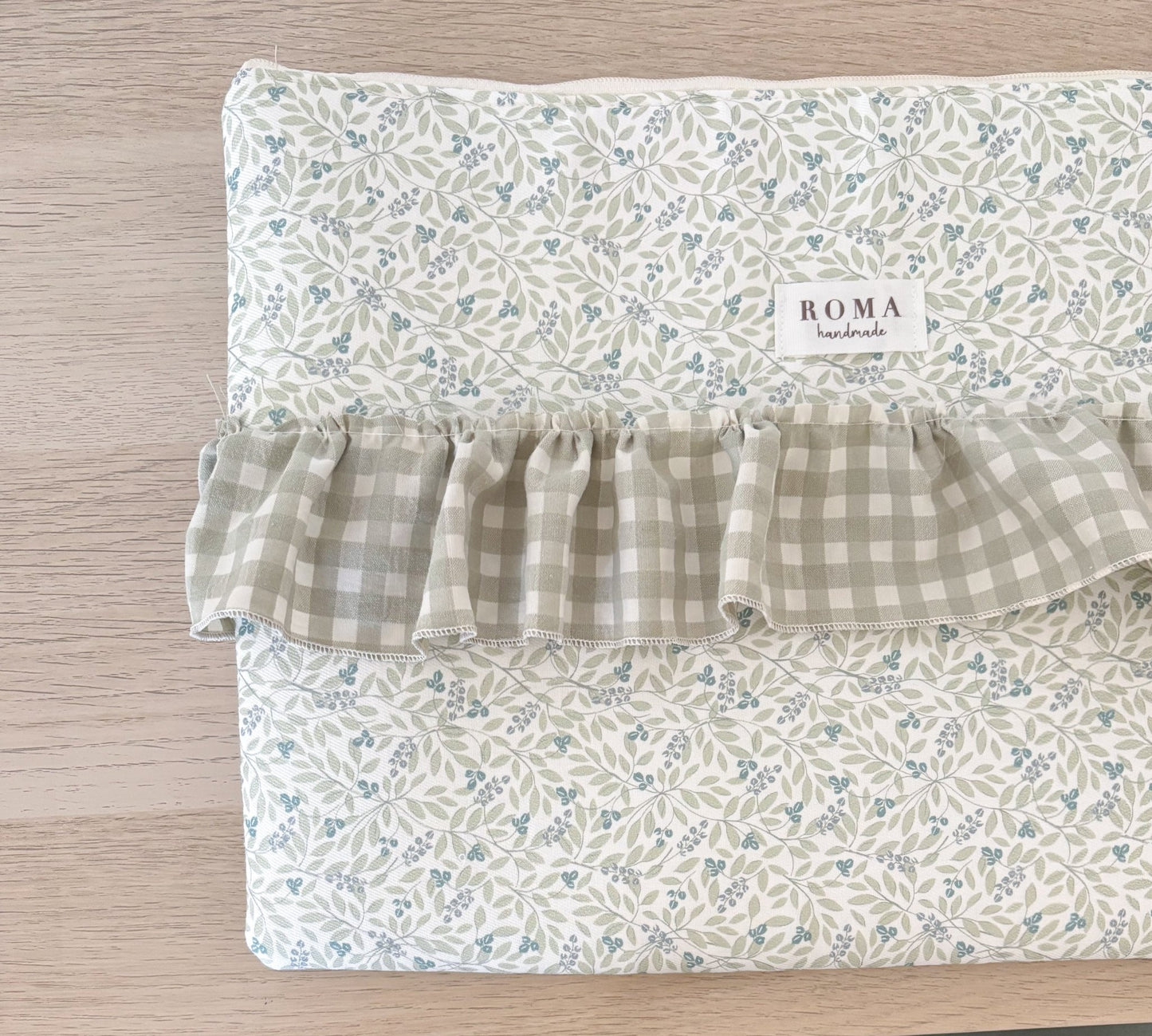 Funda ordenador o tablet OLIVIA + VICHY VERDE hecho artesanalmente en España.