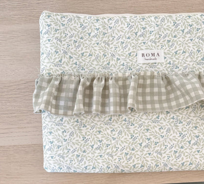 Funda ordenador o tablet OLIVIA + VICHY VERDE hecho artesanalmente en España.