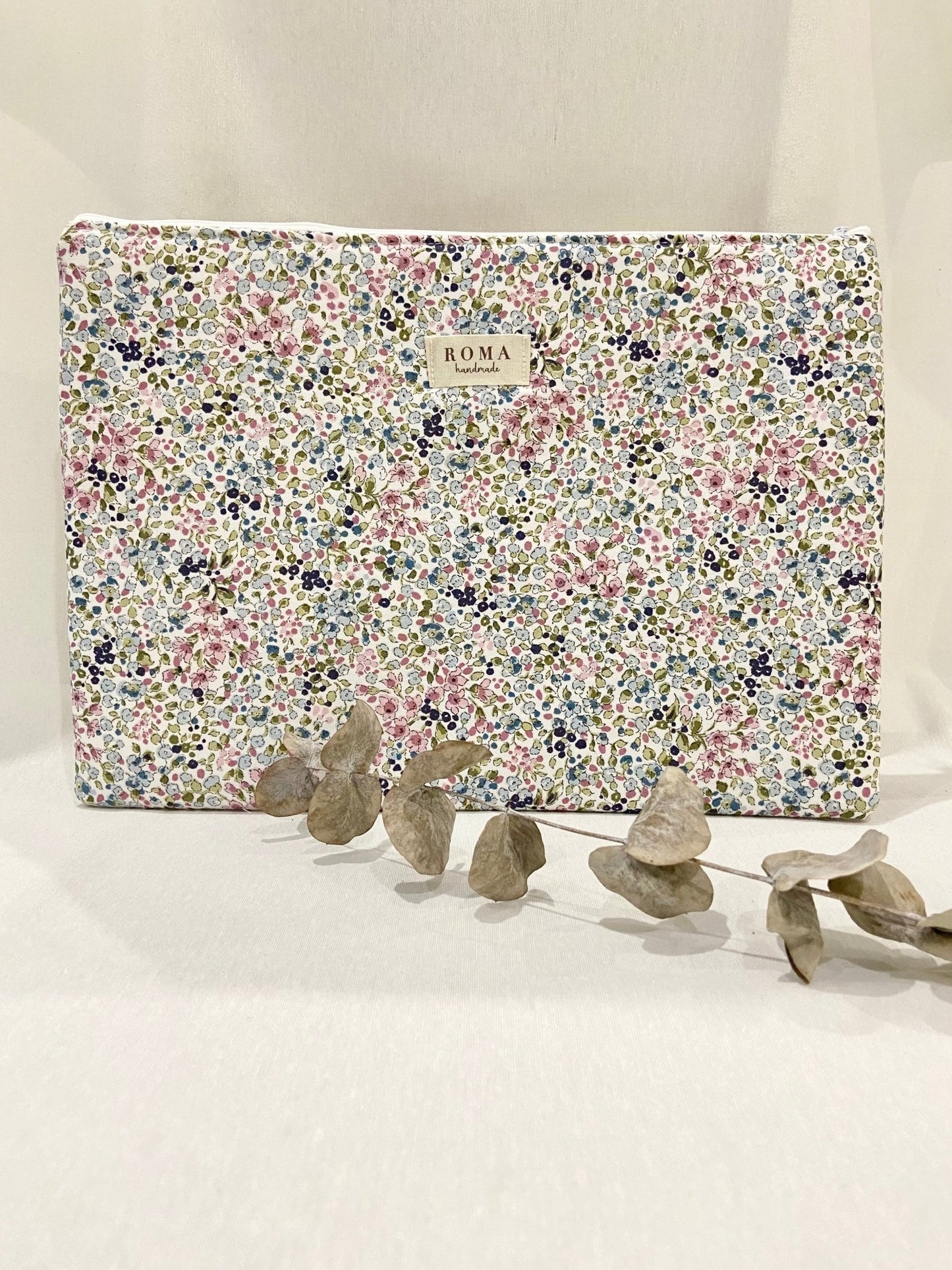 Funda ordenador o tablet PENELOPE hecho artesanalmente en España.