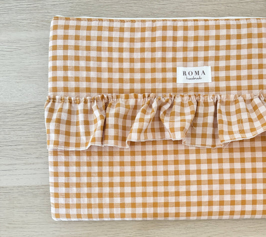 Funda ordenador o tablet VICHY CARAMELO + CARAMELO hecho artesanalmente en España.