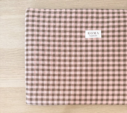 Funda ordenador o tablet VICHY CHOCOLATE hecho artesanalmente en España.