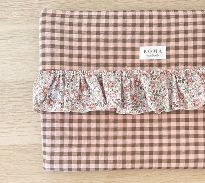 Funda ordenador o tablet VICHY CHOCOLATE + NOA hecho artesanalmente en España.