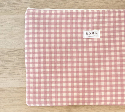 Funda ordenador o tablet VICHY ROSA hecho artesanalmente en España.