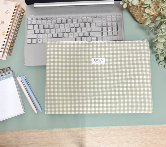 Funda ordenador o tablet VICHY VERDE hecho artesanalmente en España.