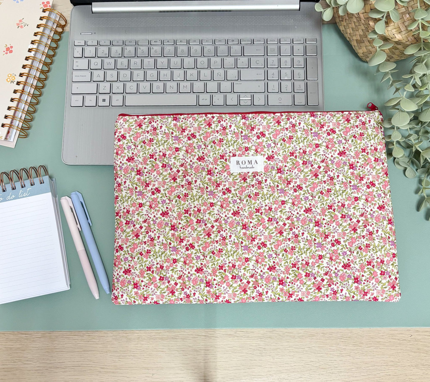 Funda ordenador o tablet ZOE hecho artesanalmente en España.