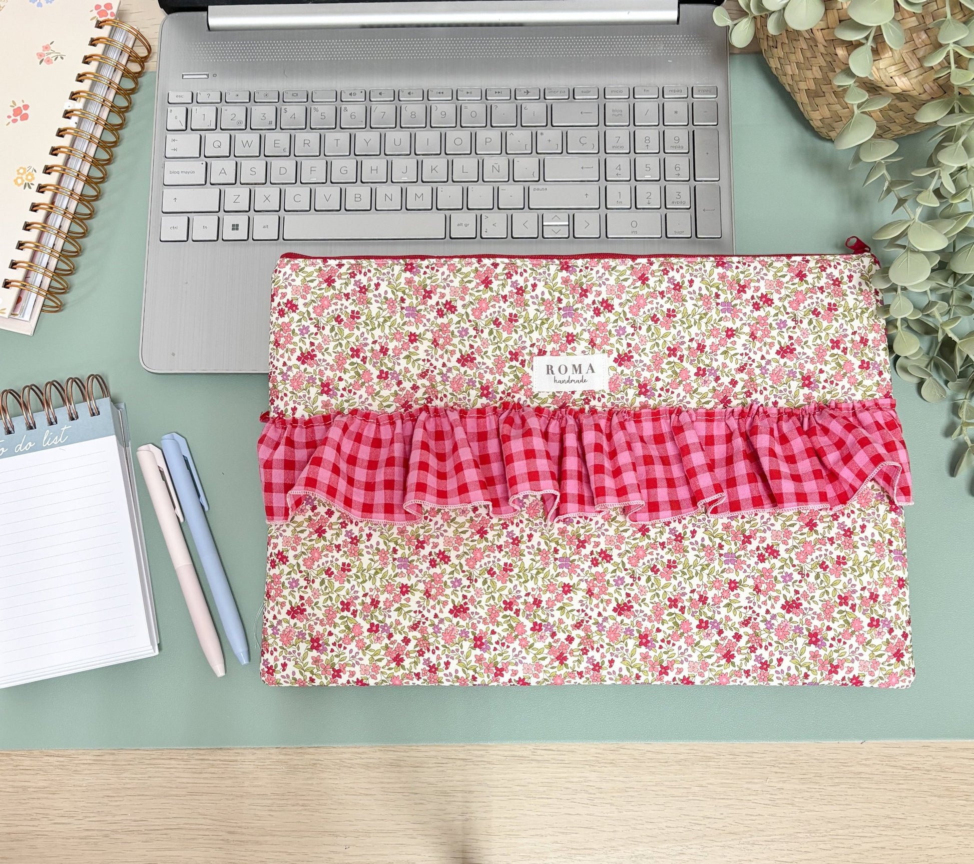 Funda ordenador o tablet ZOE + VICHY FRESITA hecho artesanalmente en España.