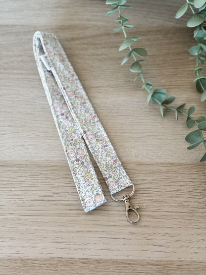 Lanyard JULIETA hecho artesanalmente en España.