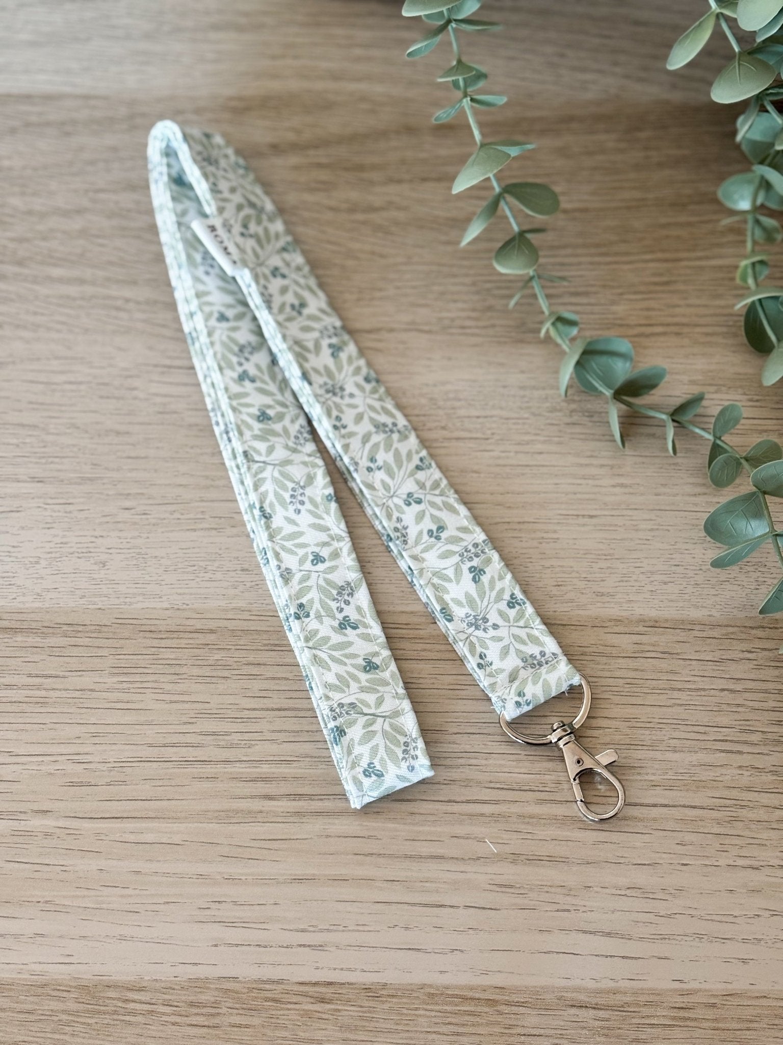 Lanyard OLIVIA hecho artesanalmente en España.