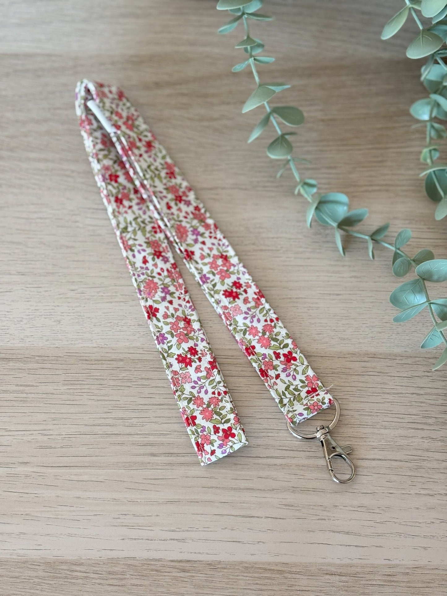 Lanyard ZOE hecho artesanalmente en España.