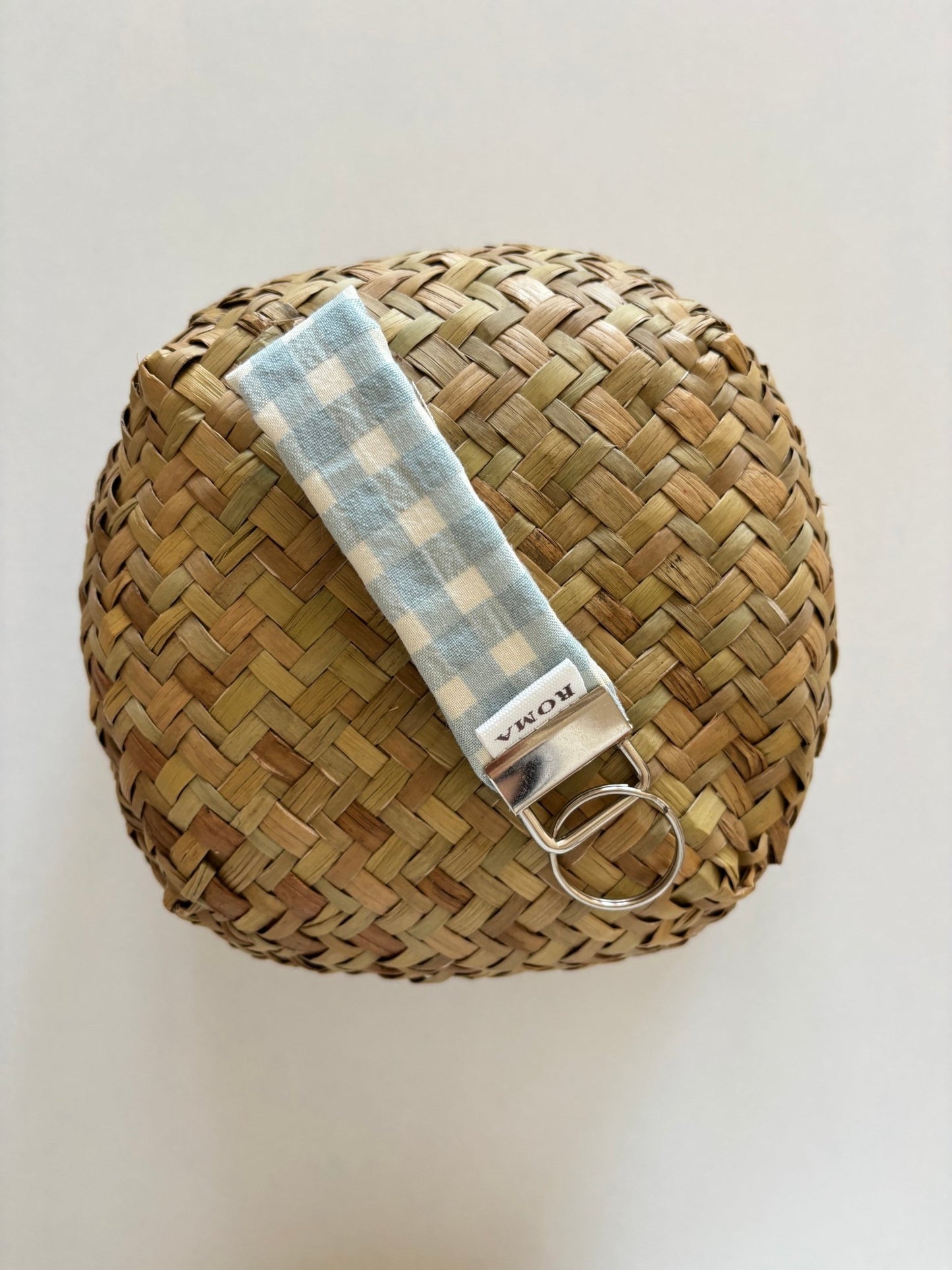 Llavero VICHY AZUL AQUA hecho artesanalmente en España.