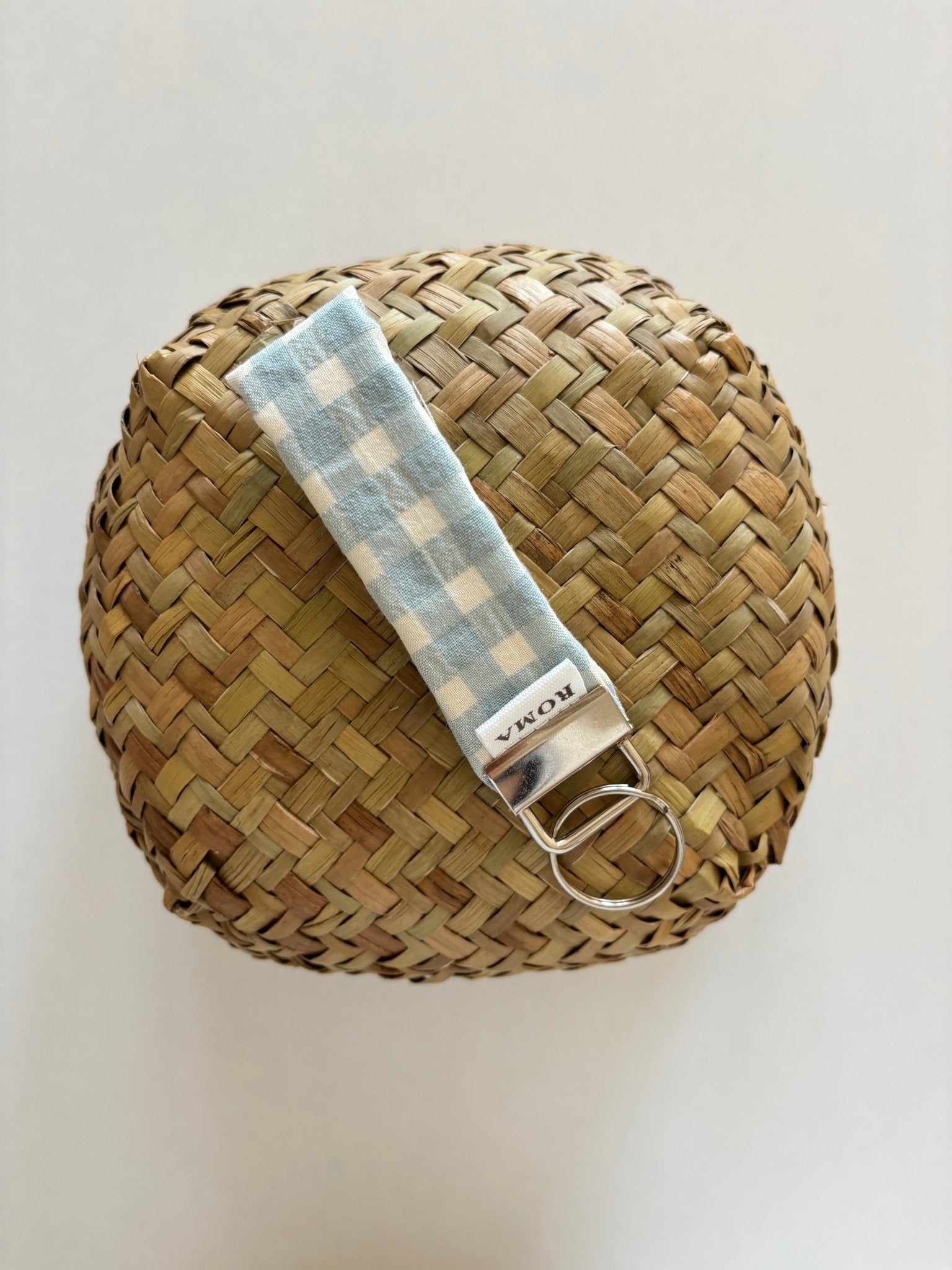 Llavero VICHY AZUL AQUA hecho artesanalmente en España.