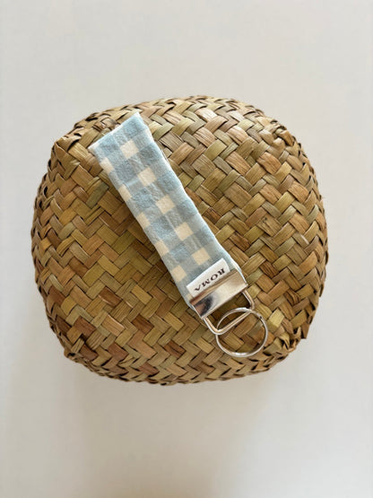 Llavero VICHY AZUL AQUA hecho artesanalmente en España.