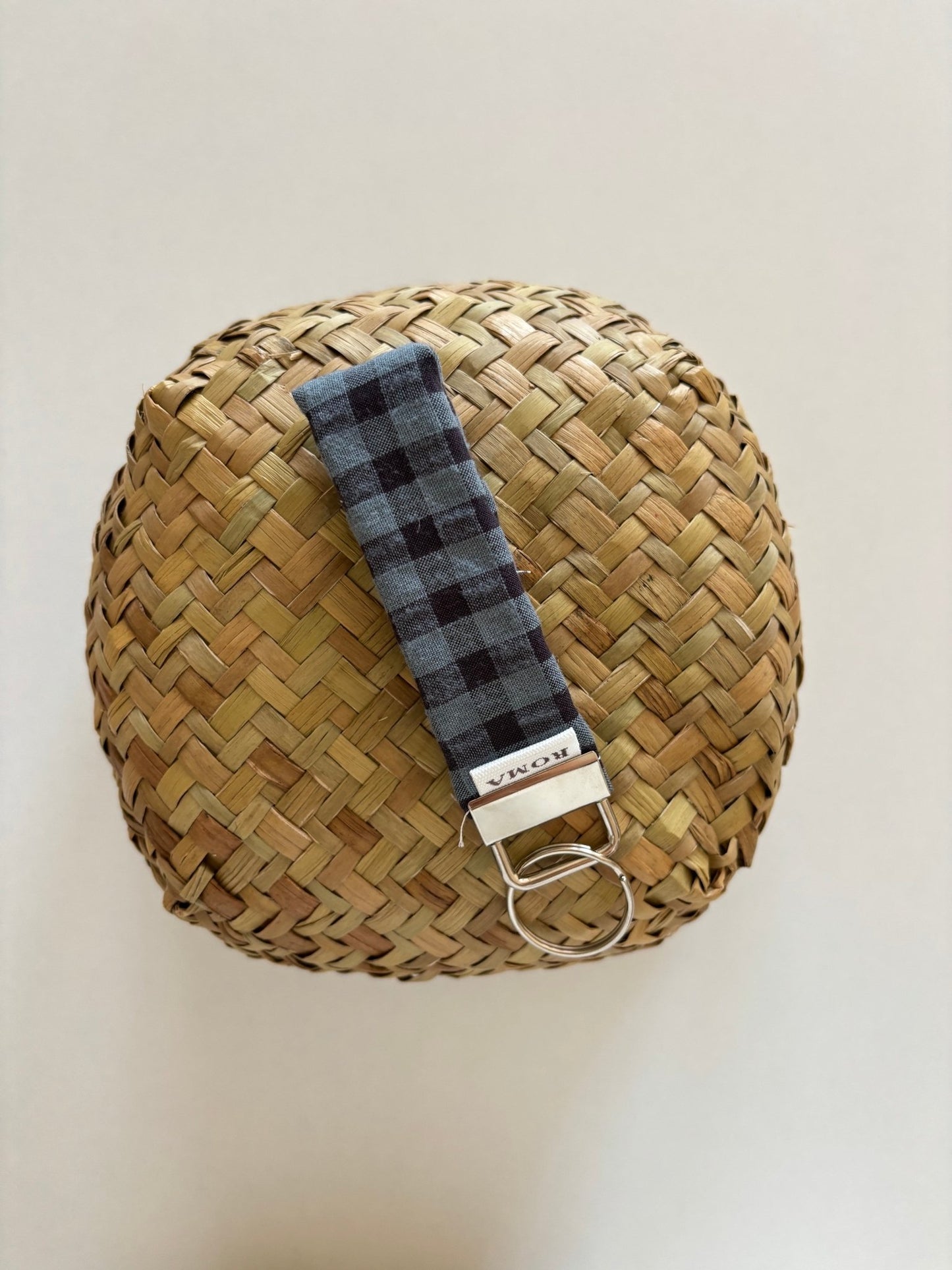 Llavero VICHY MARINO hecho artesanalmente en España.