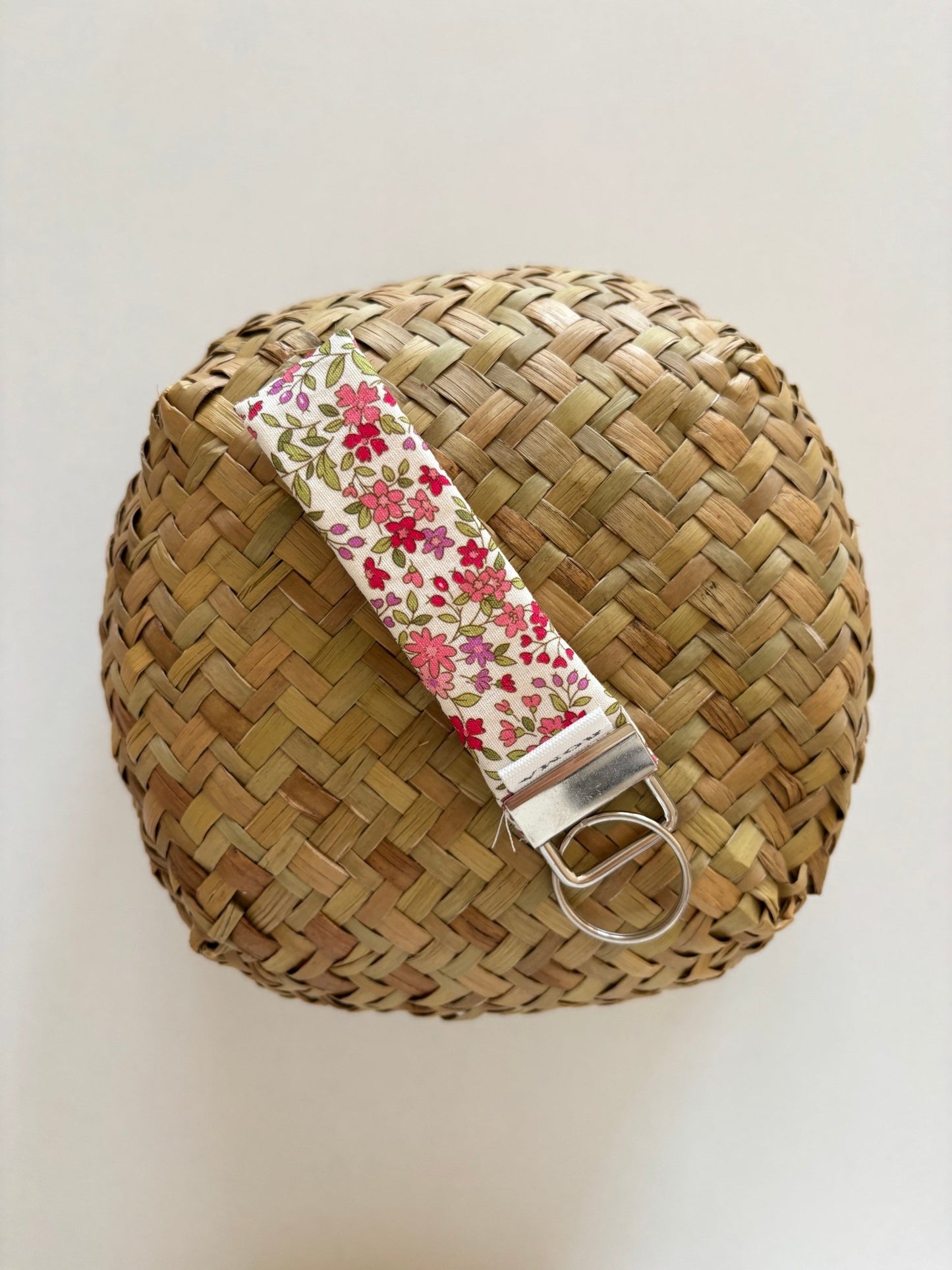 Llavero ZOE hecho artesanalmente en España.