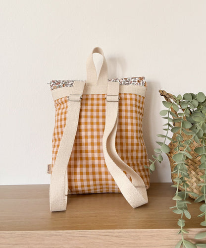 Mochila solapa VICHY CARAMELO + BRUNA hecho artesanalmente en España.