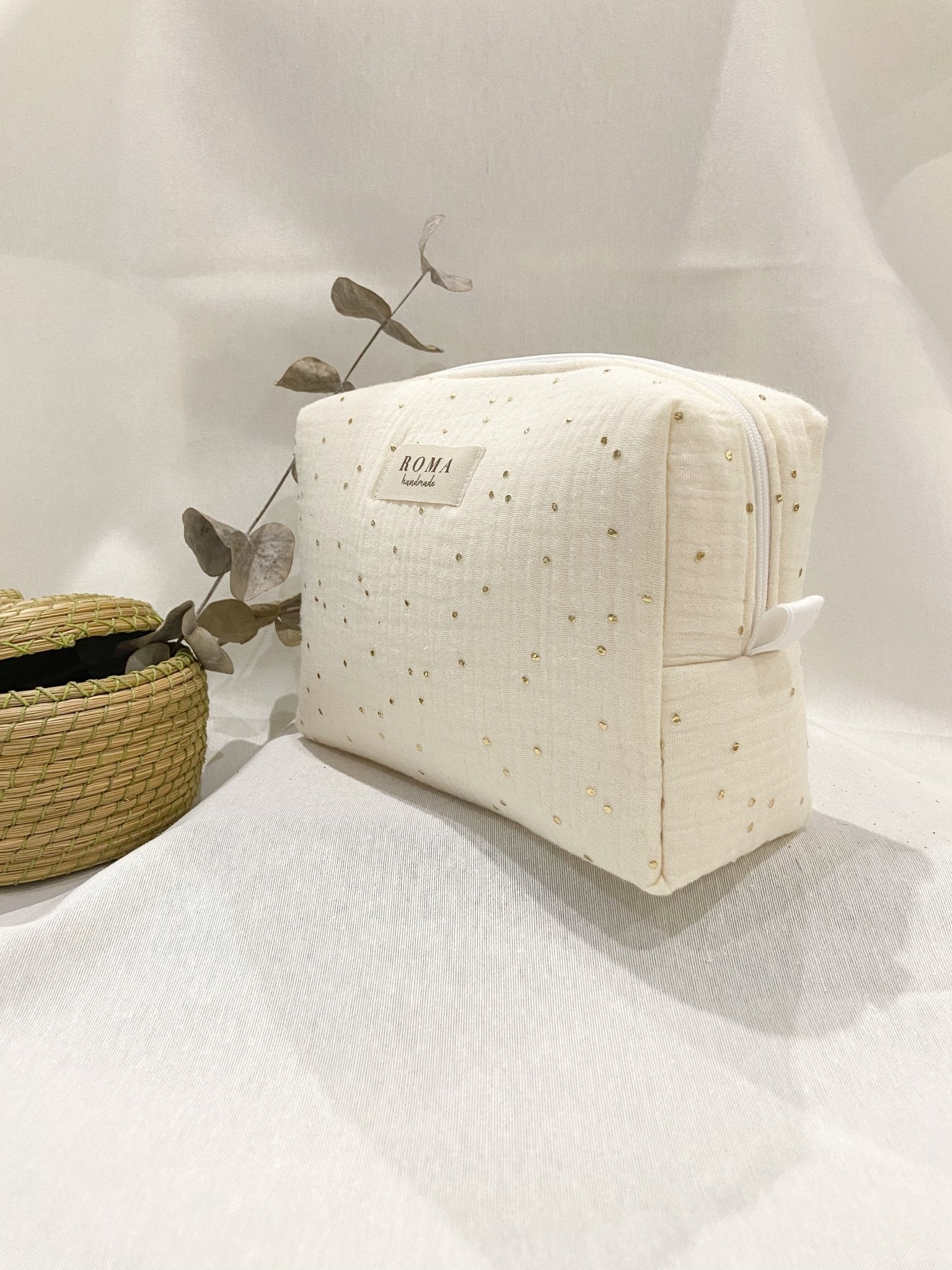 Neceser GOLDEN hecho artesanalmente en España.