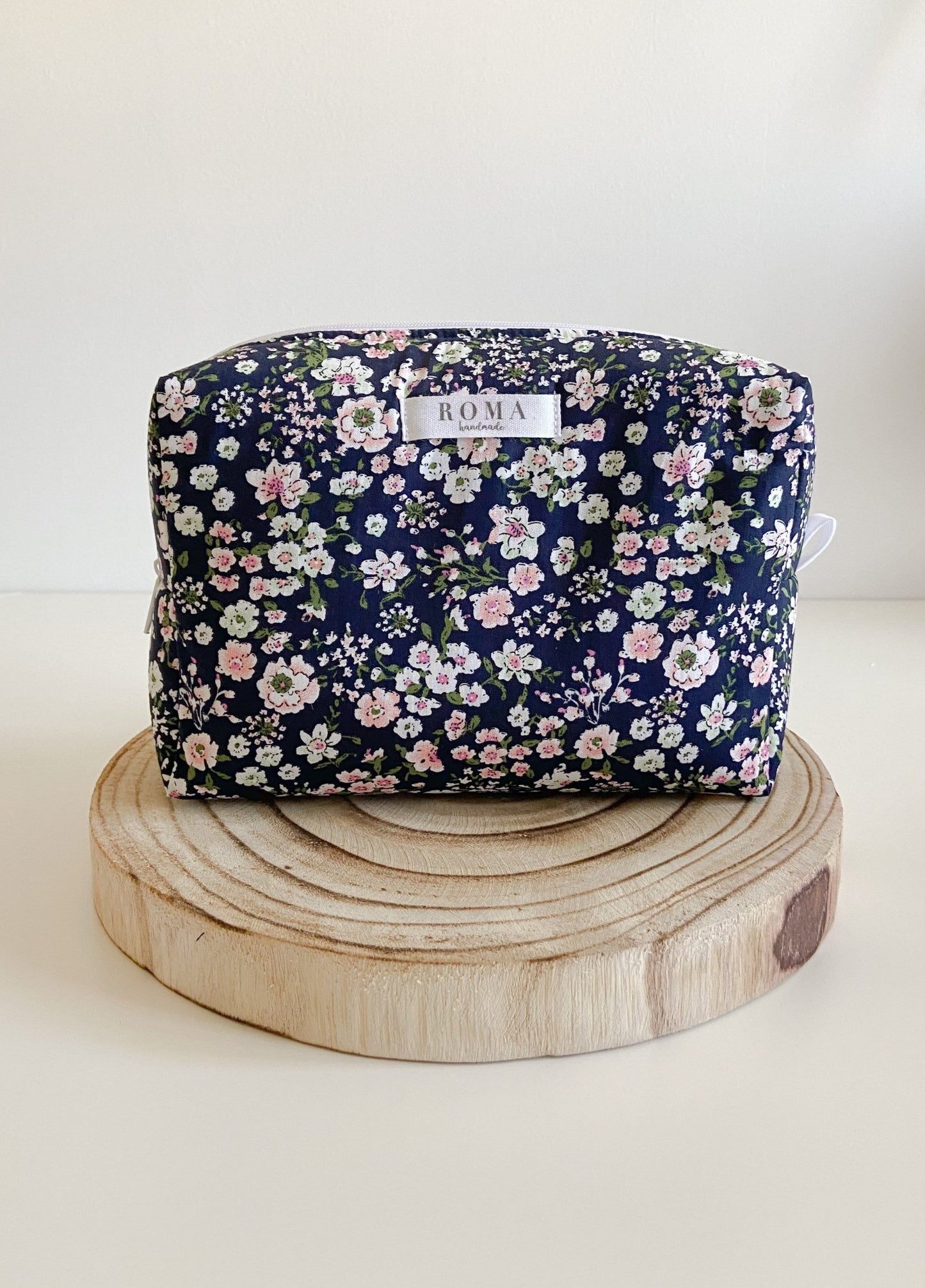 NECESER MARGARET hecho artesanalmente en España.