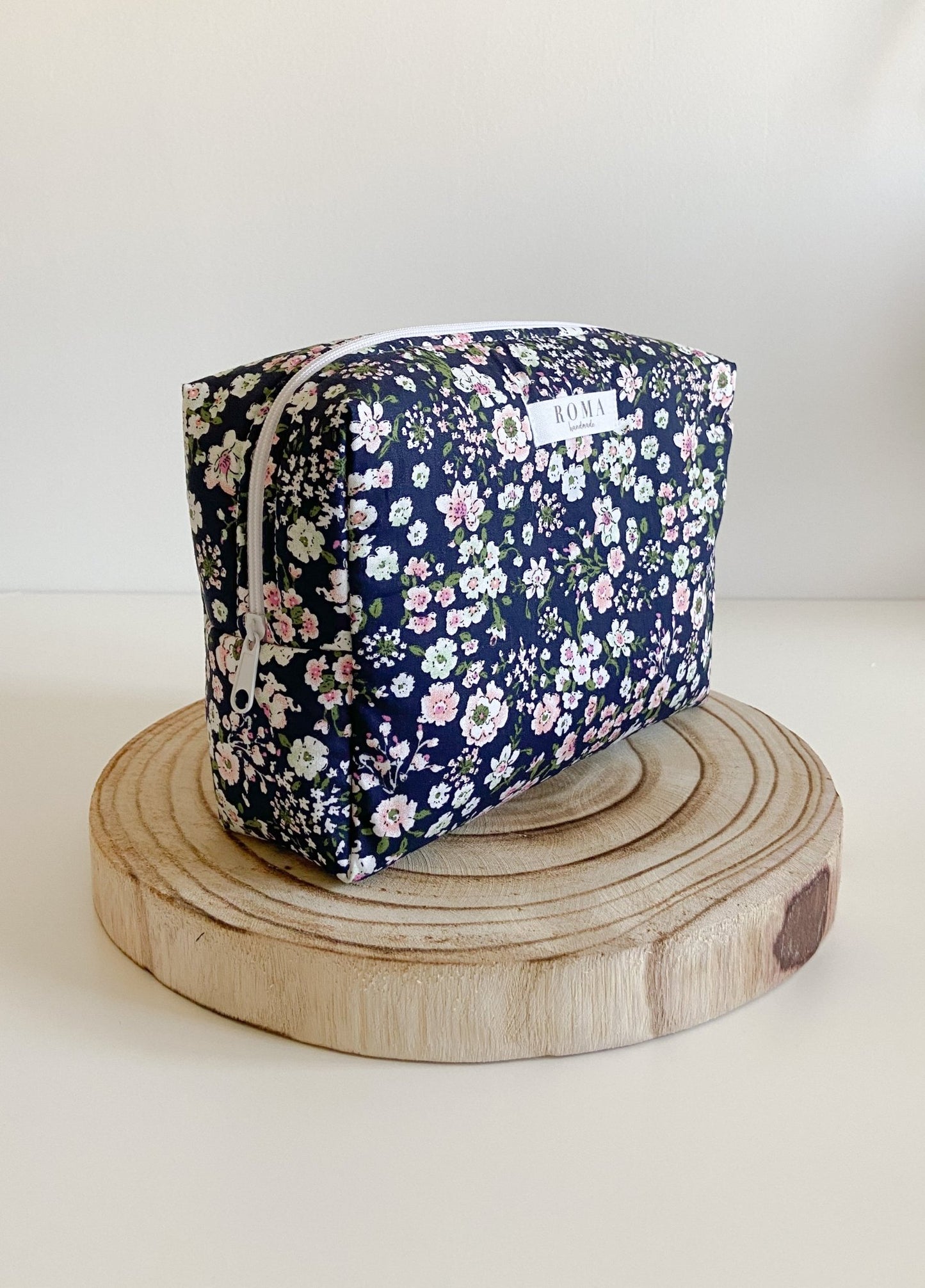 NECESER MARGARET hecho artesanalmente en España.