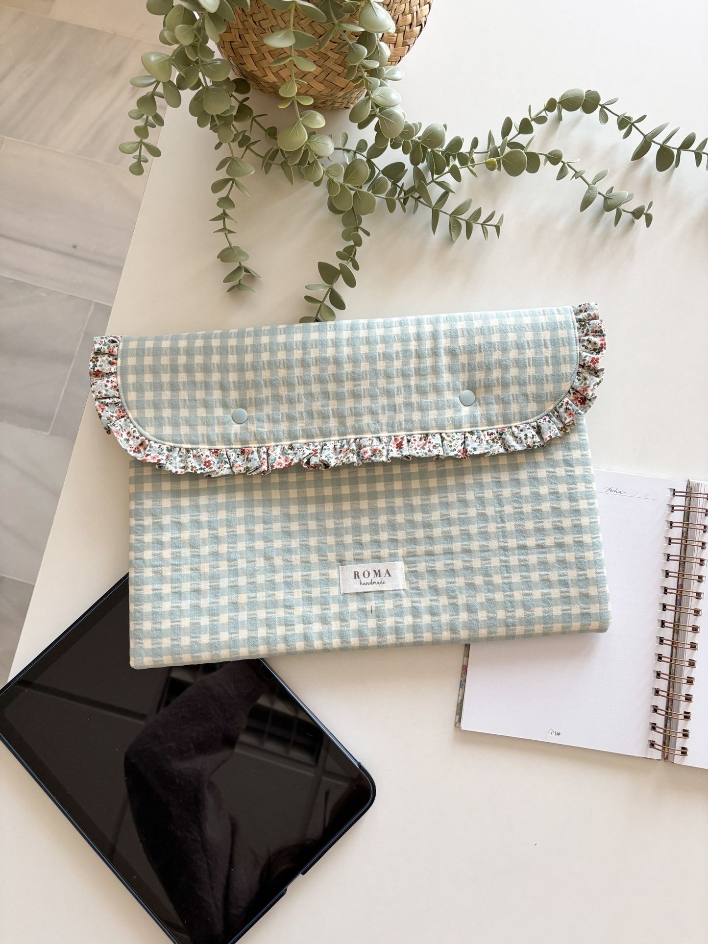 Portadocumentos VICHY AQUA hecho artesanalmente en España.