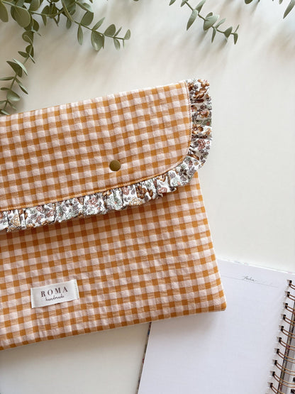 Portadocumentos VICHY CARAMELO hecho artesanalmente en España.