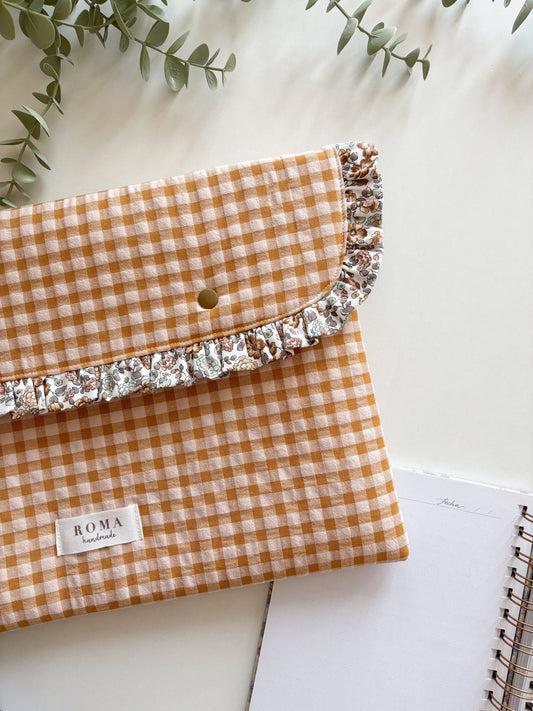 Portadocumentos VICHY CARAMELO hecho artesanalmente en España.