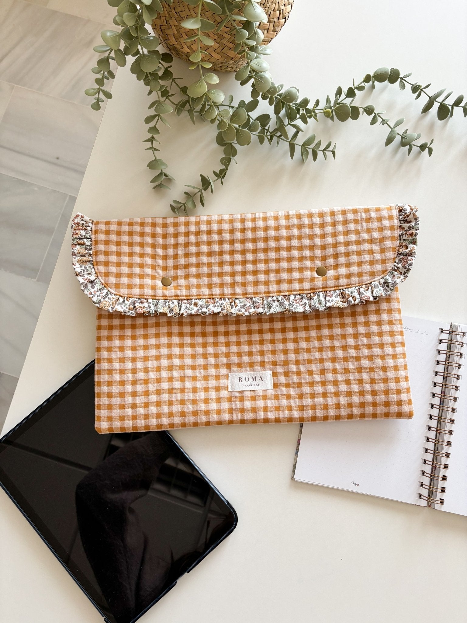 Portadocumentos VICHY CARAMELO hecho artesanalmente en España.