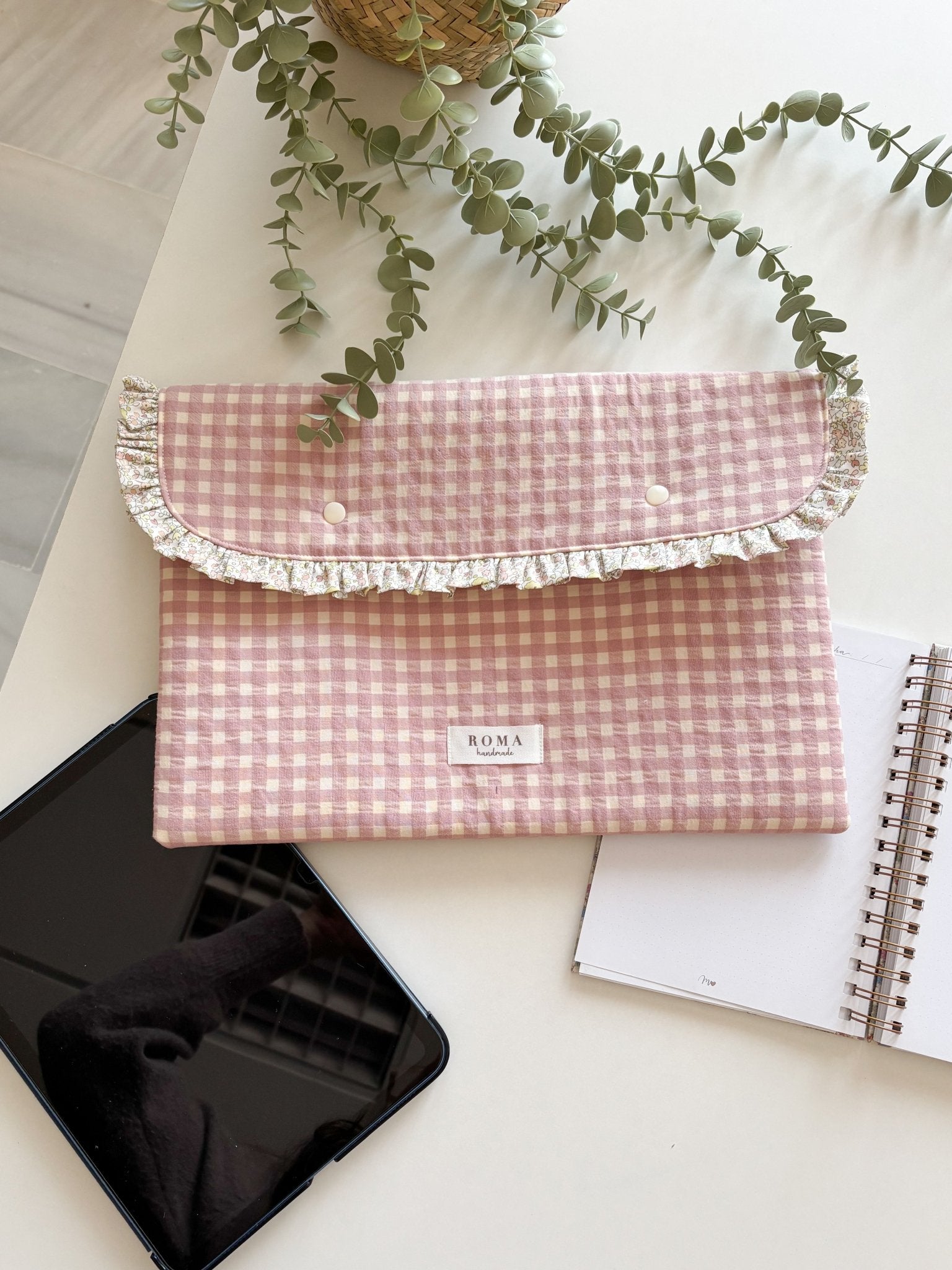 Portadocumentos VICHY ROSA hecho artesanalmente en España.